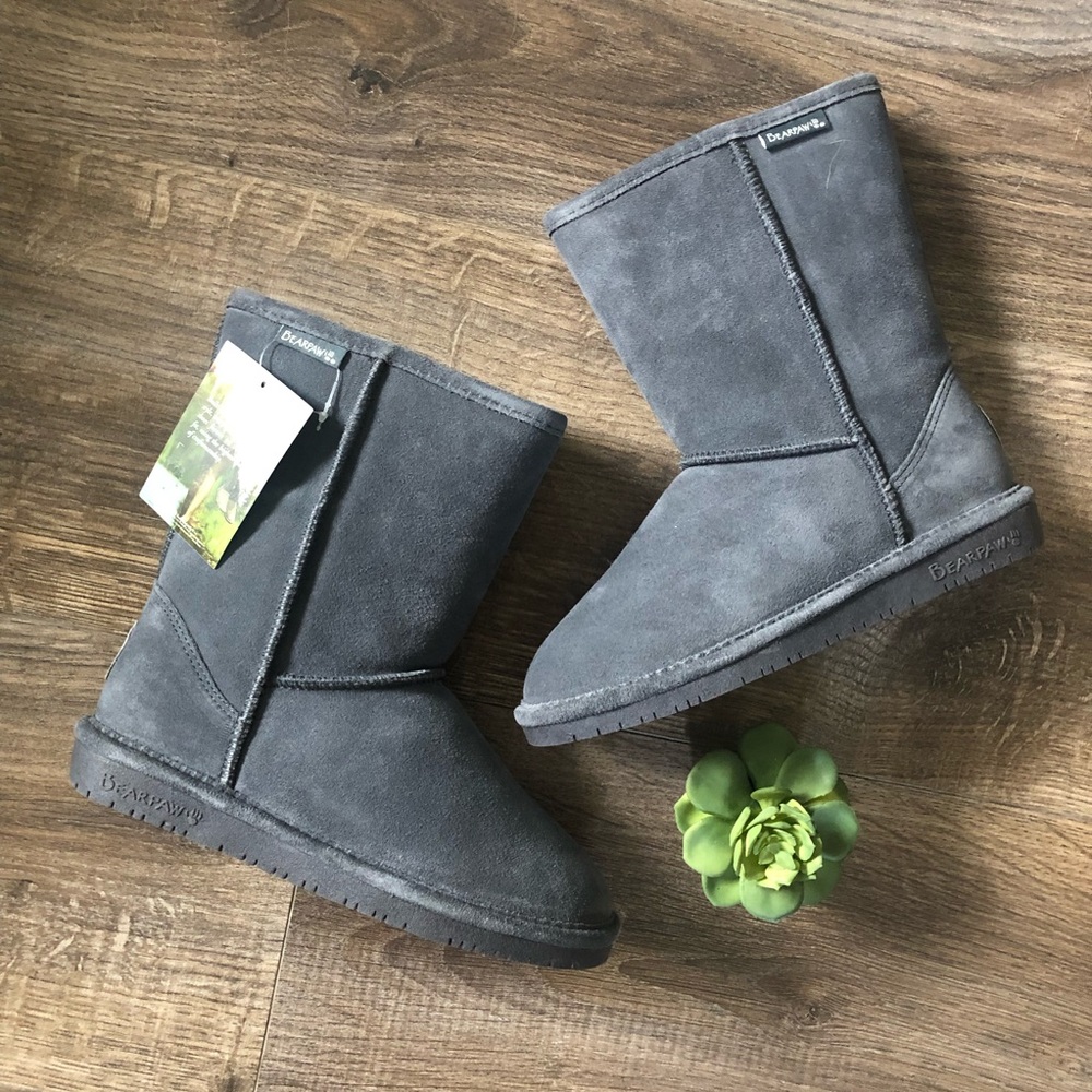 ‼️SALE‼️ BearPaw Emma Short Gray Boots - Picture 2 of 6